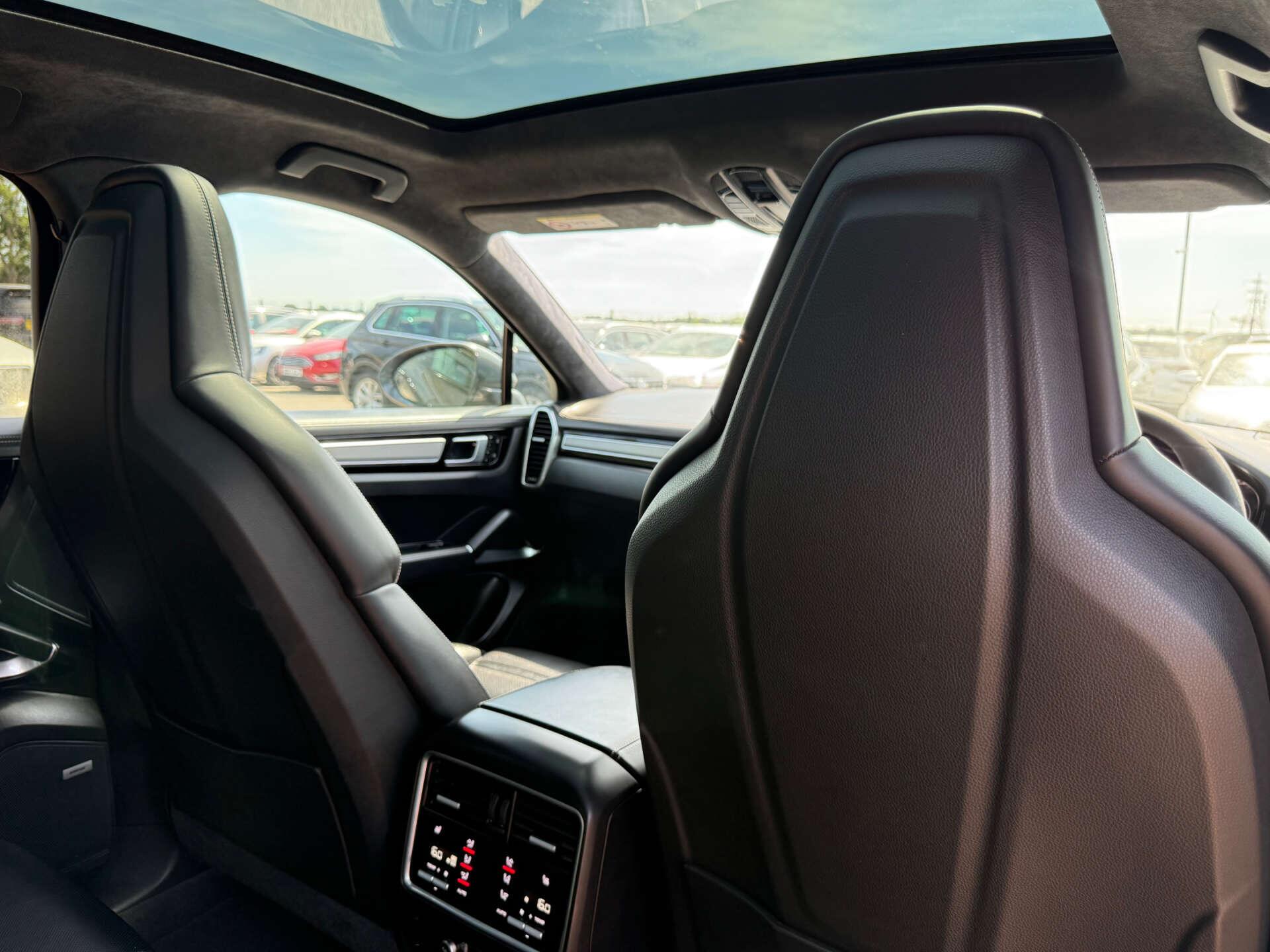 Porsche Cayenne view 65