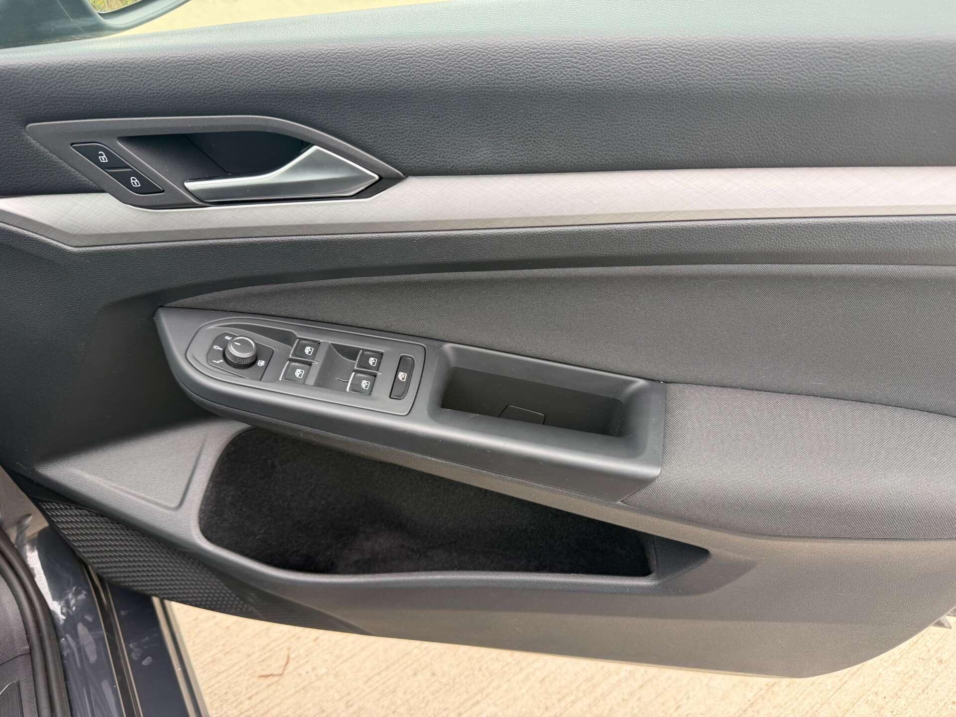 Volkswagen Golf view 9