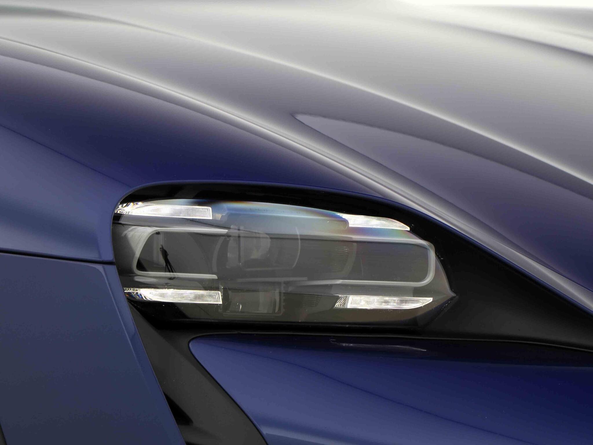 Porsche Taycan view 13
