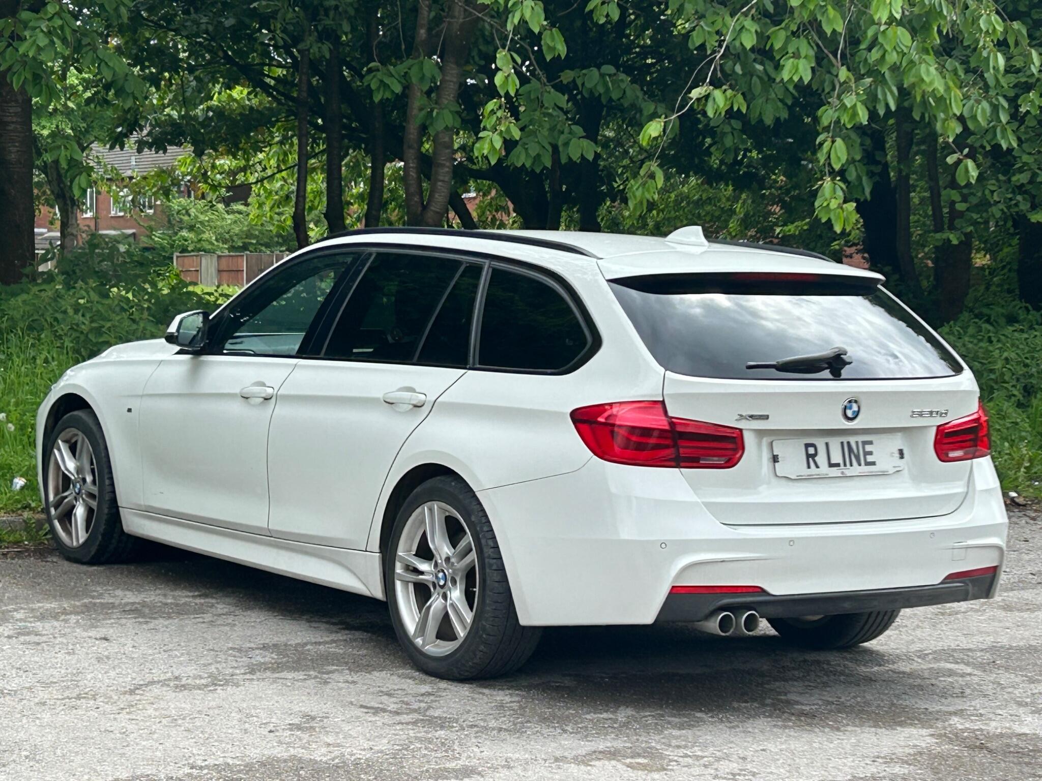 BMW 3 Series view 14
