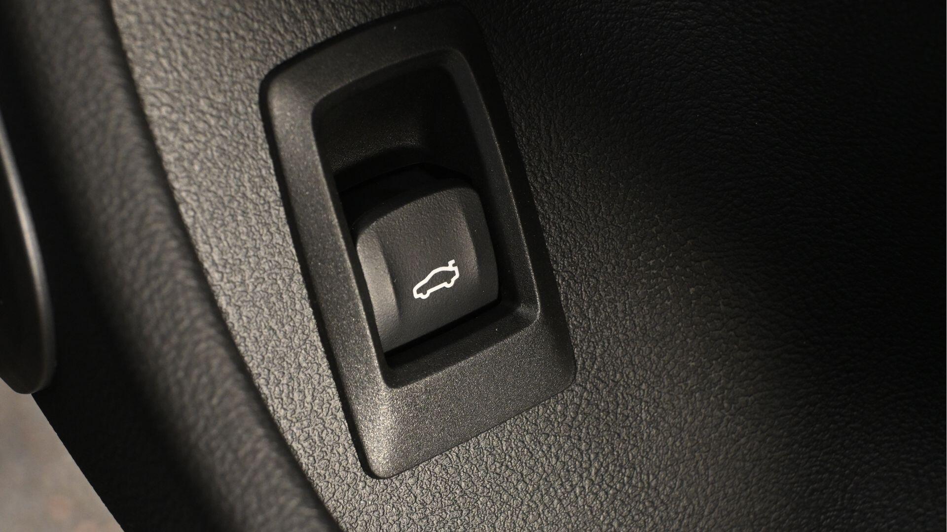 BMW i4 view 27