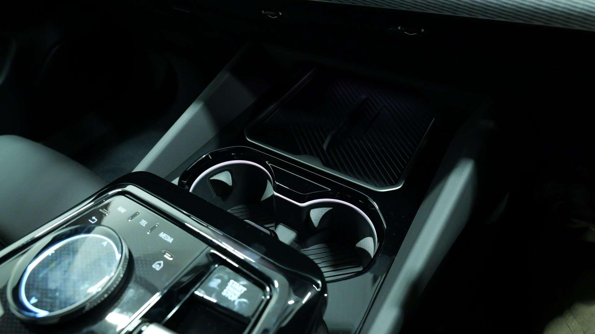 BMW 5 Series view 20