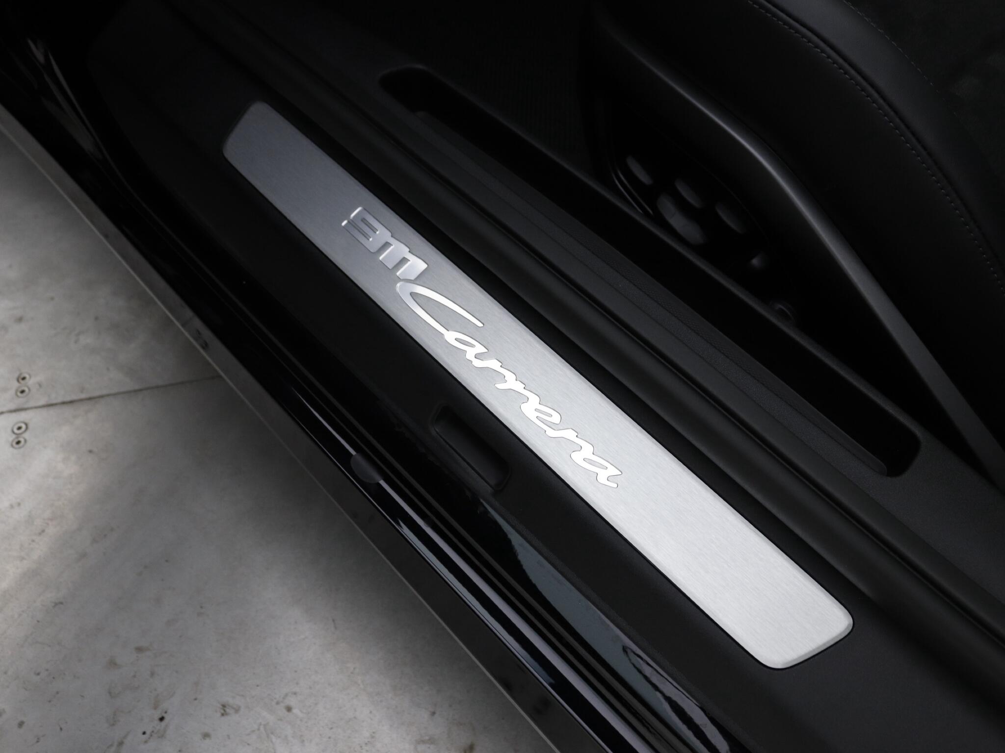 Porsche 911 view 29