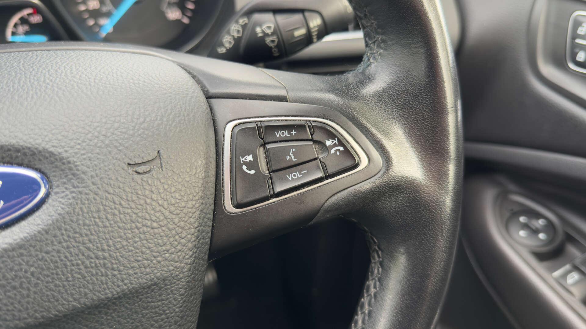Ford Kuga view 18