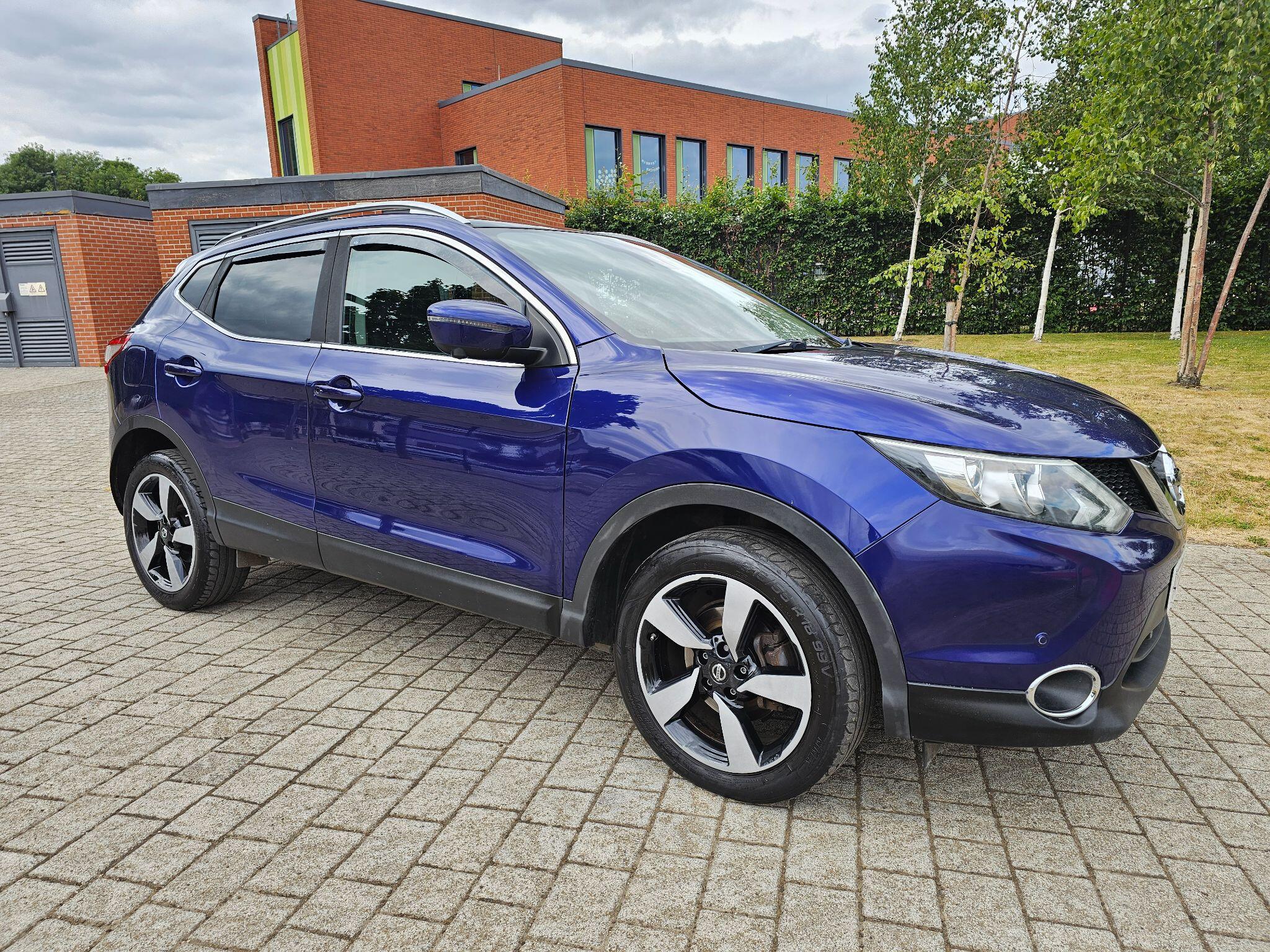 2015 Nissan Qashqai in Blue for sale