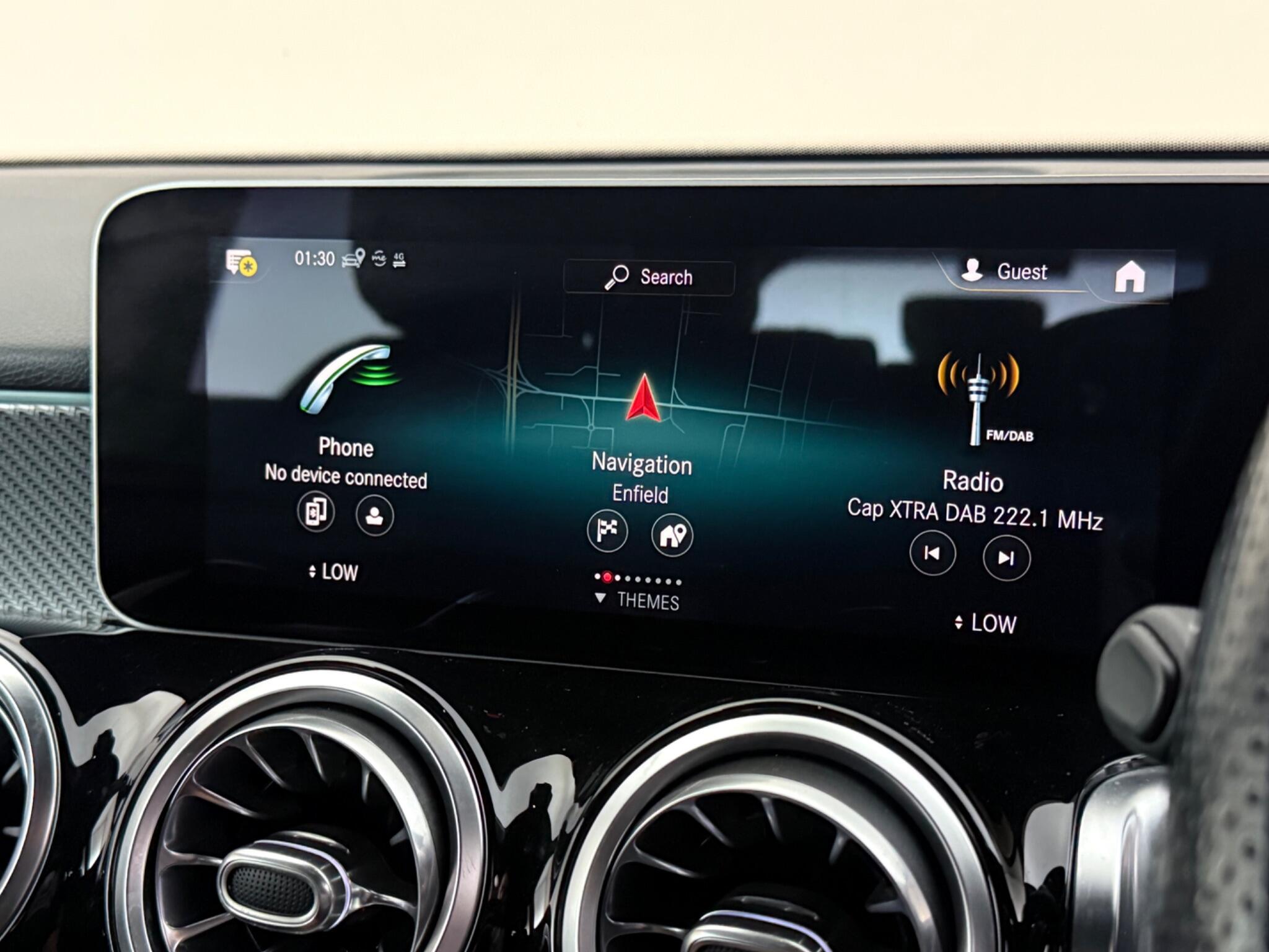 Mercedes-Benz GLB view 28