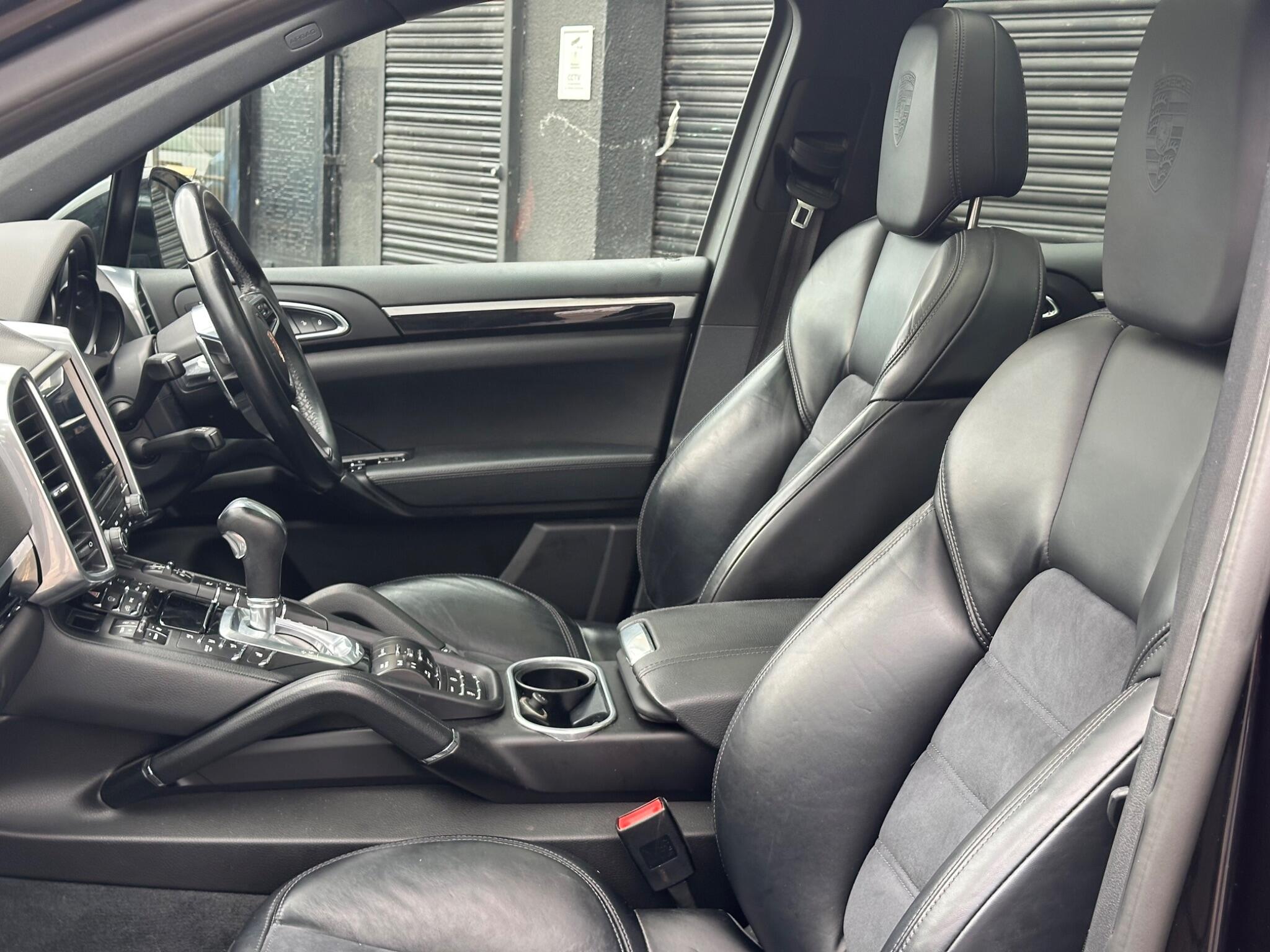 Porsche Cayenne view 10