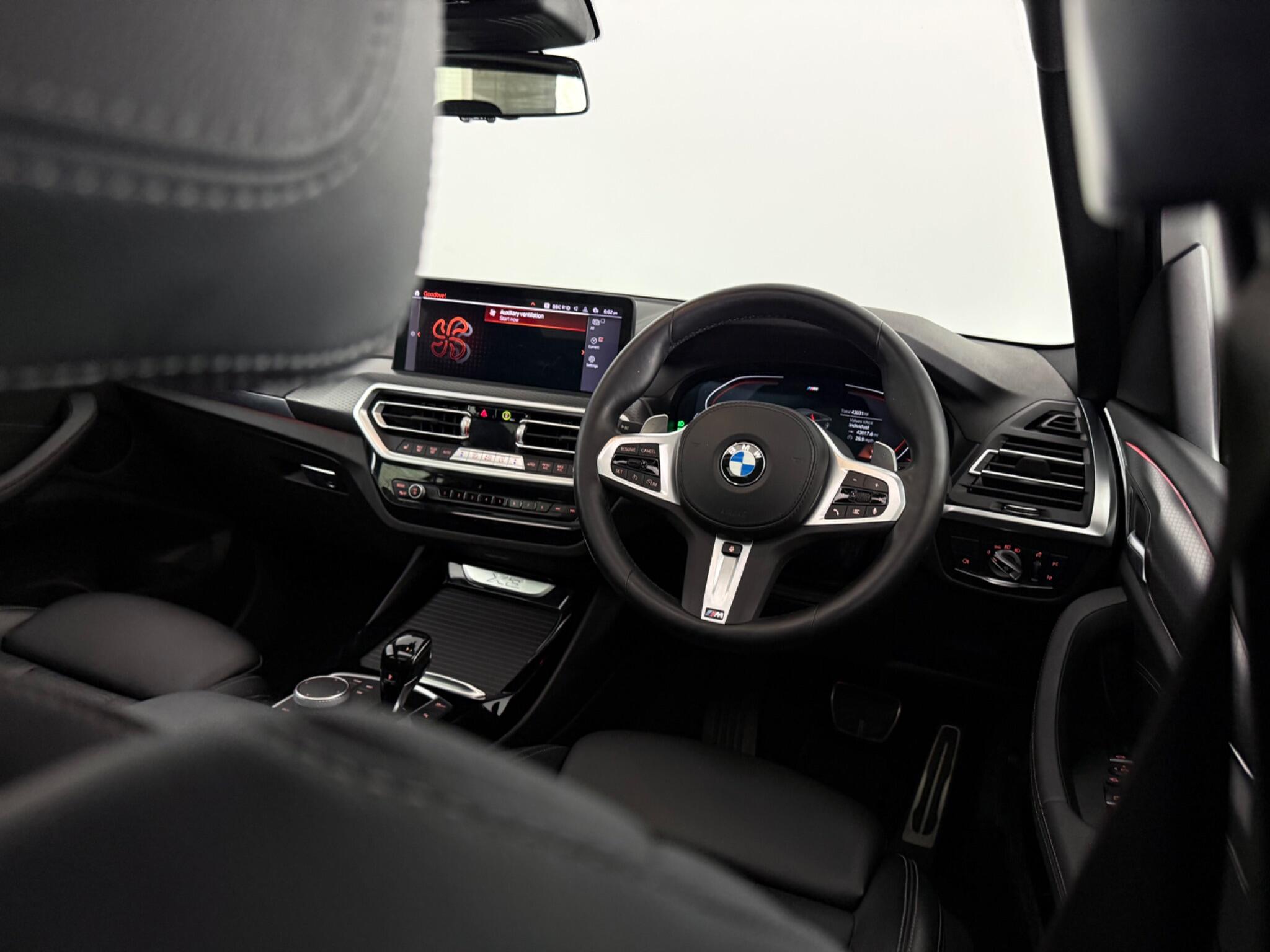 BMW X3 view 12
