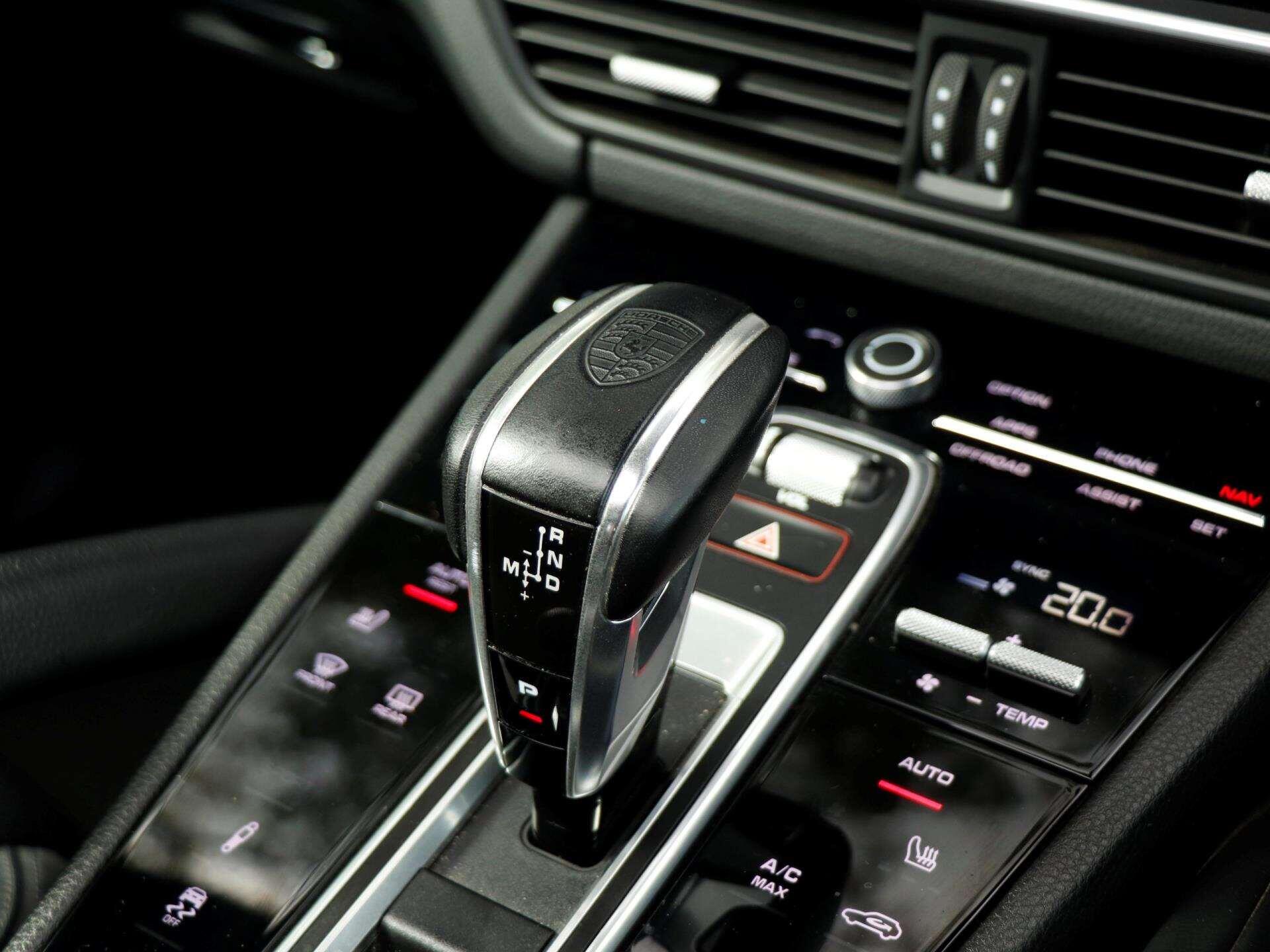 Porsche Cayenne view 17