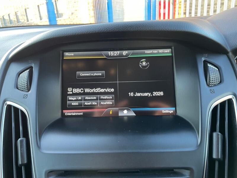2015 Ford Focus image 17