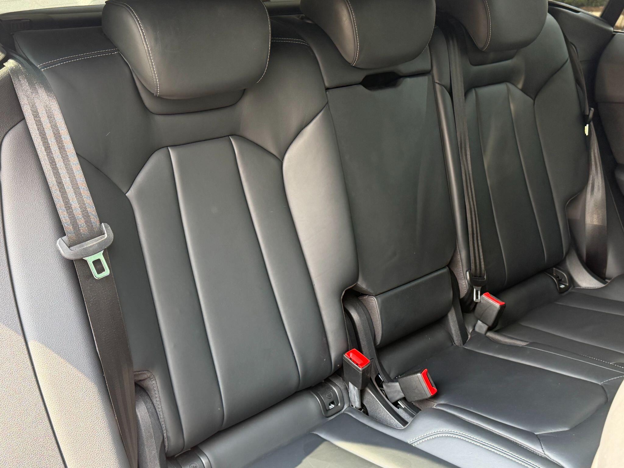 Audi Audi Q8 view 15