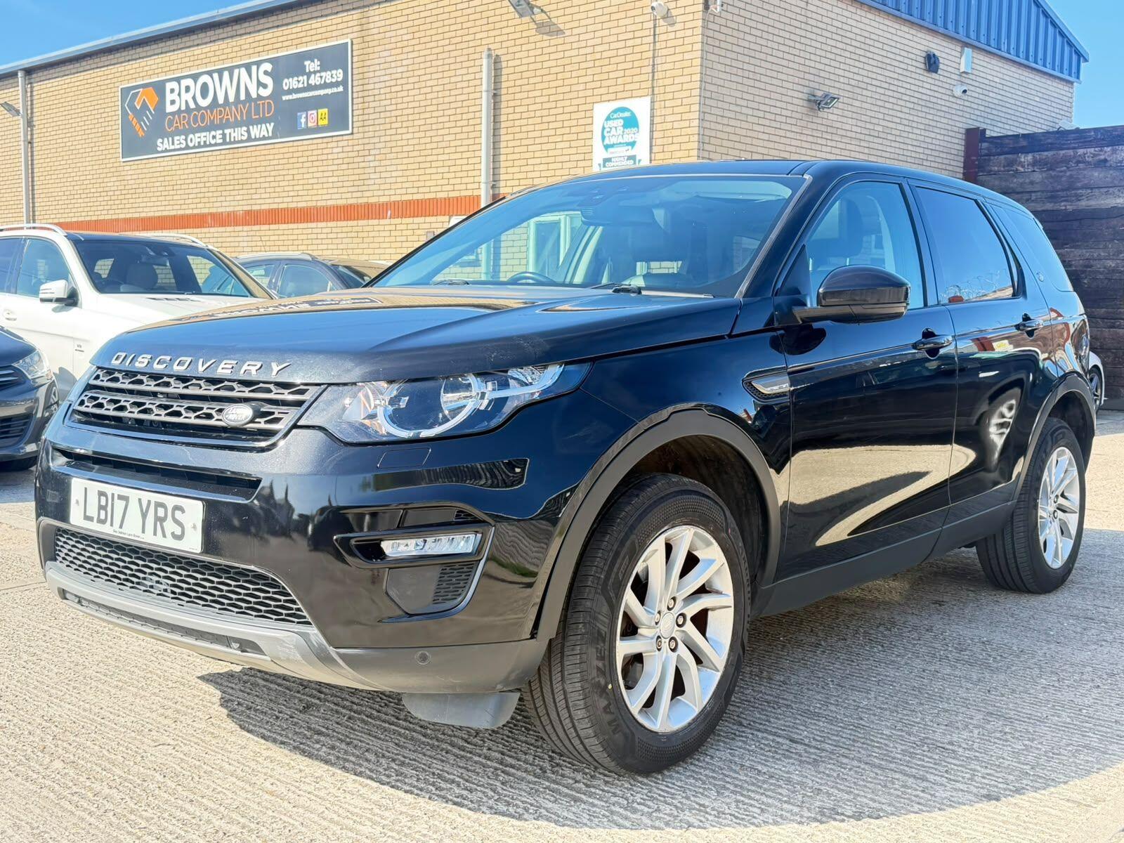 Land Rover Discovery Sport view 3