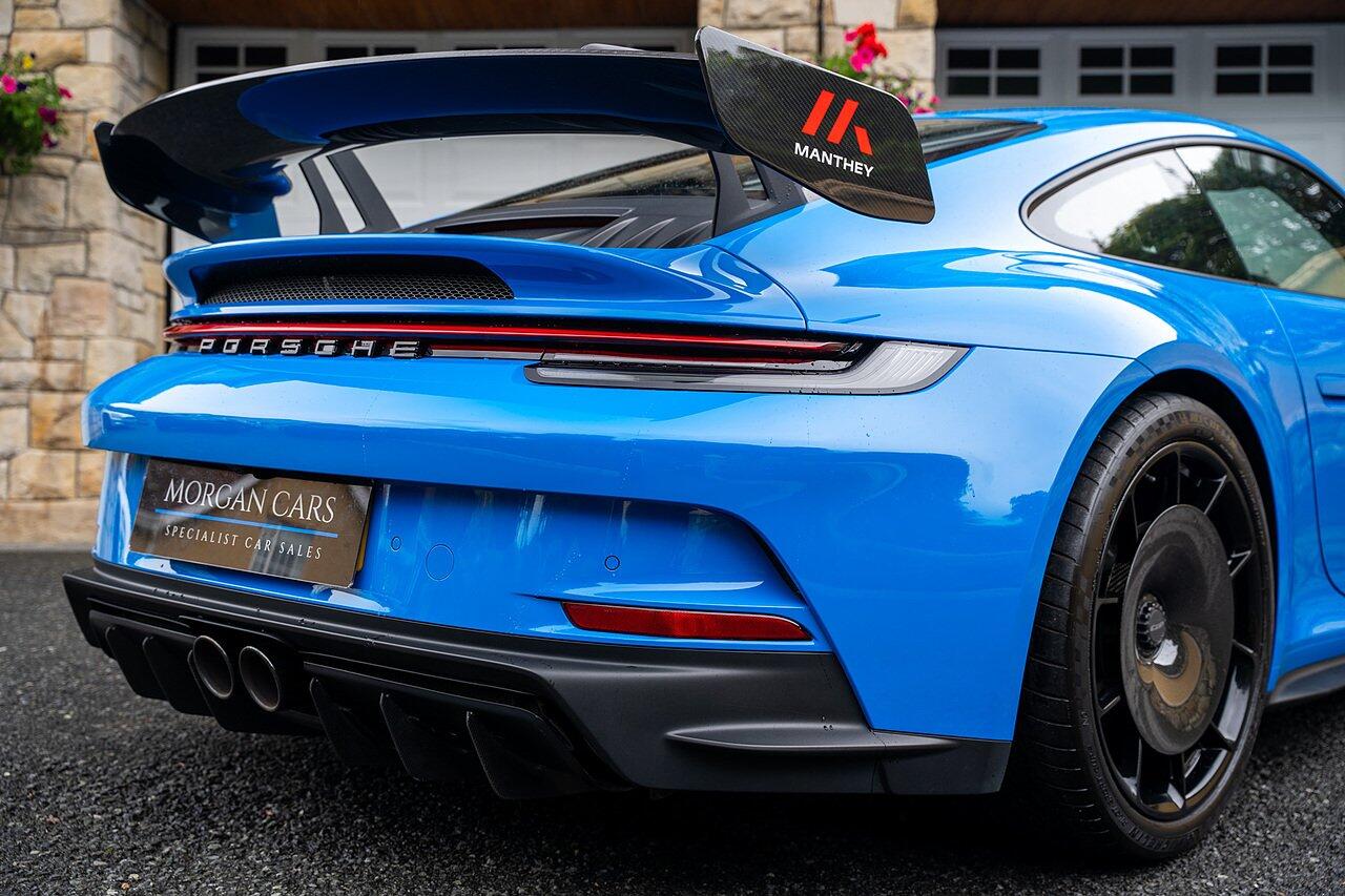 Porsche 911 view 19