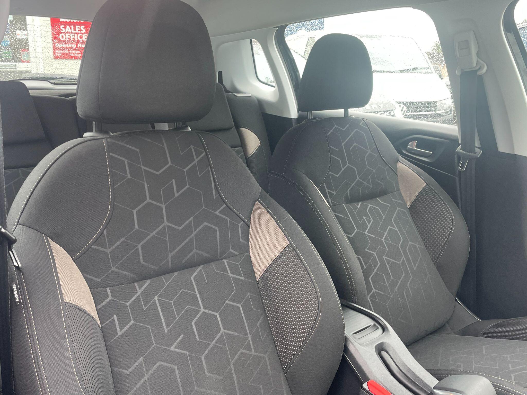 Peugeot 2008 view 20
