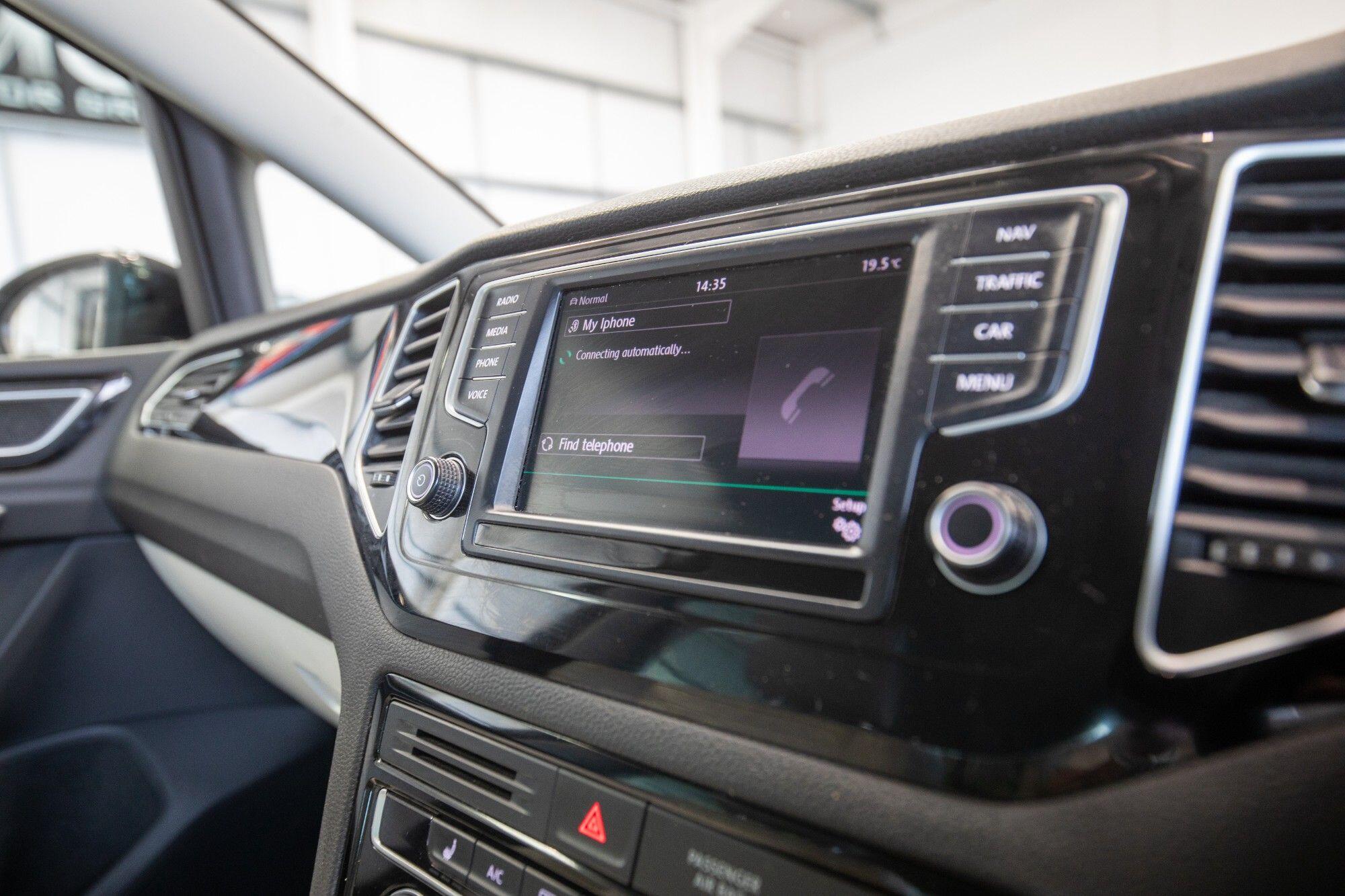 Volkswagen Golf Sportsvan view 21