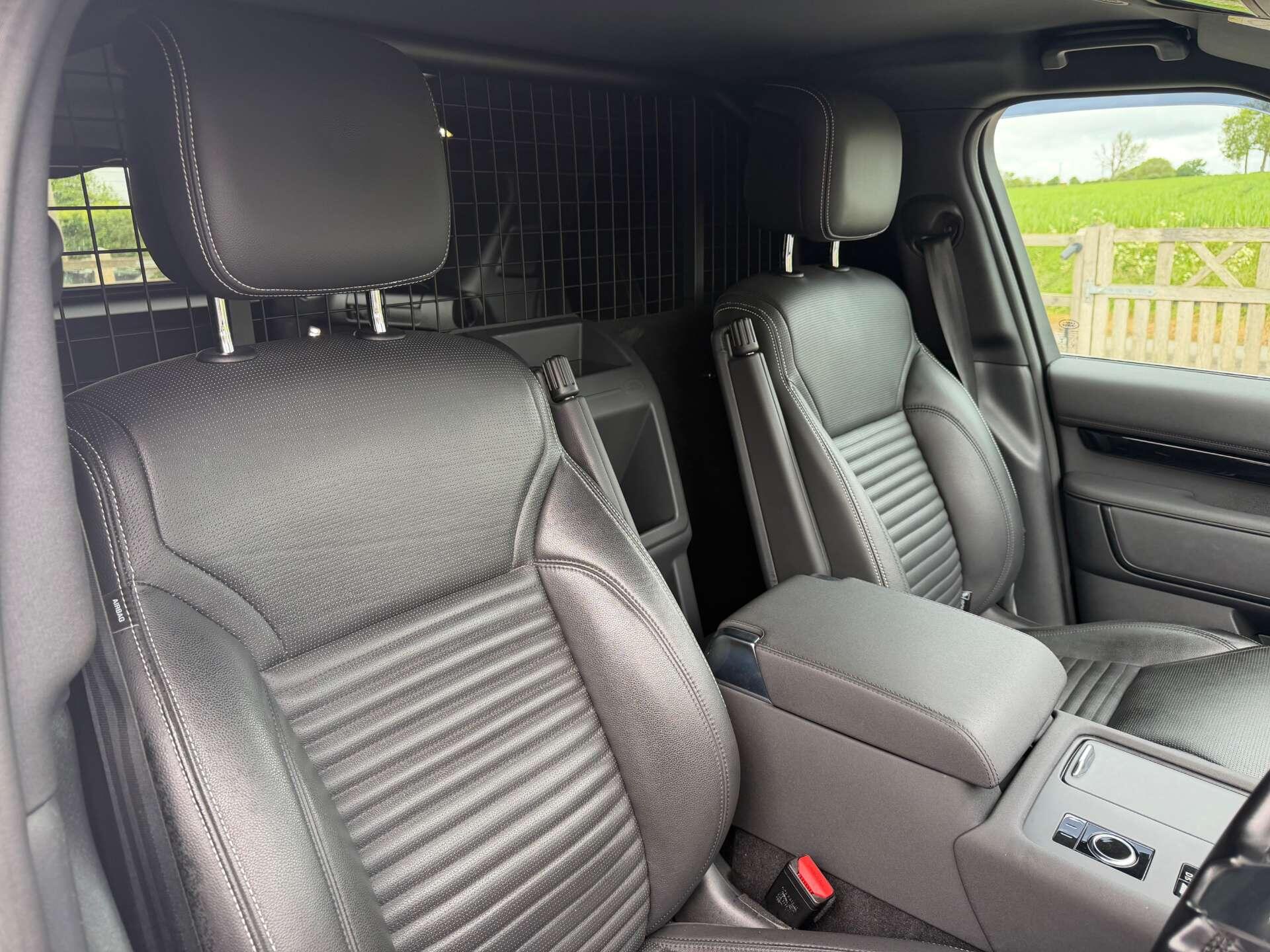 Land Rover Discovery view 21