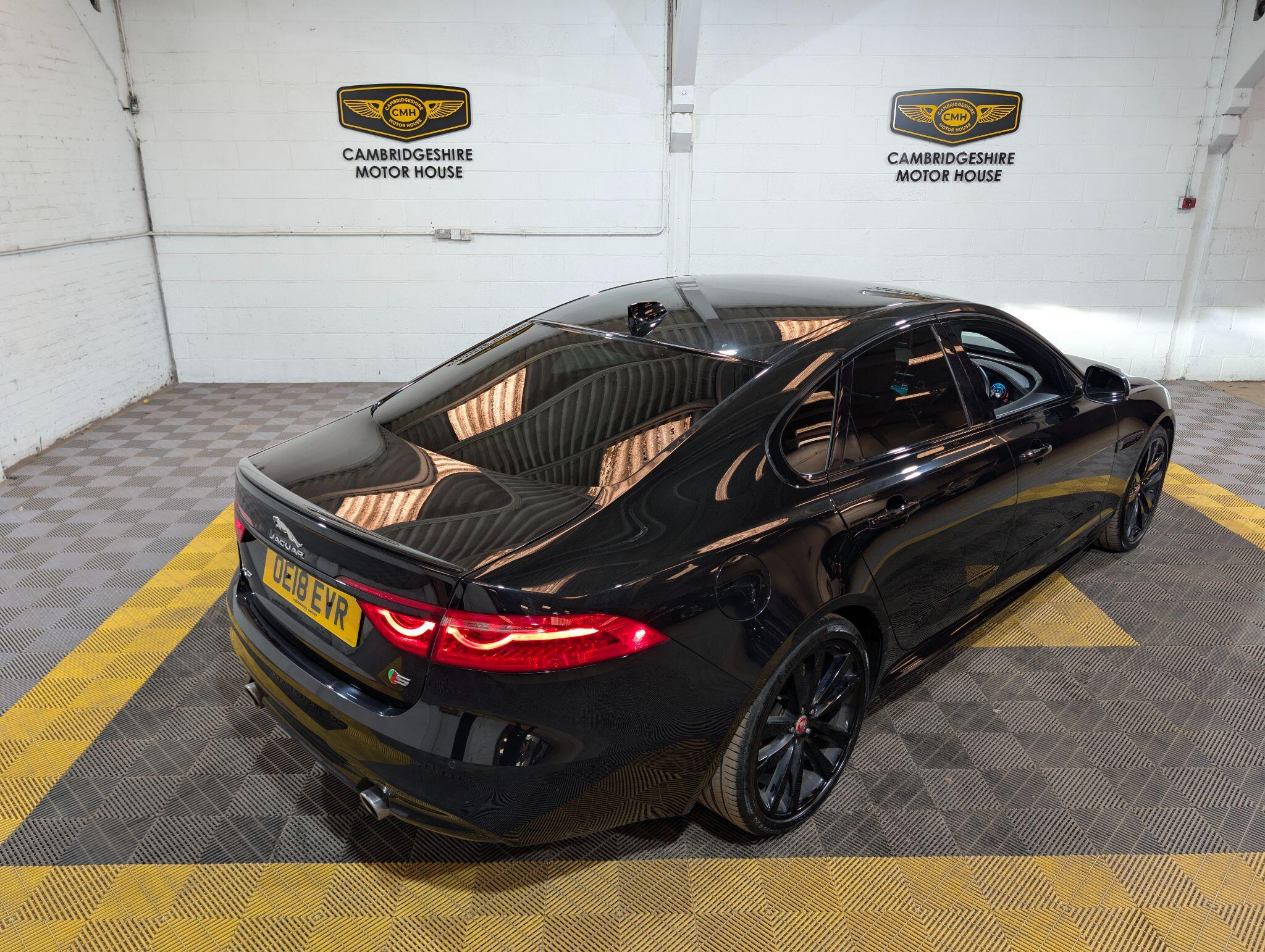 Jaguar XF view 45