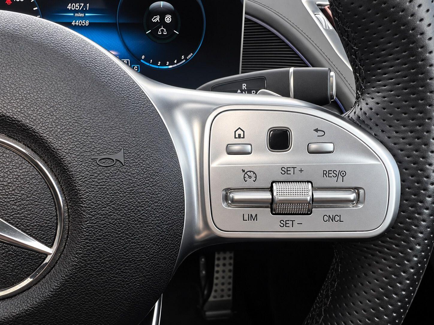 Mercedes-Benz Eqc view 32