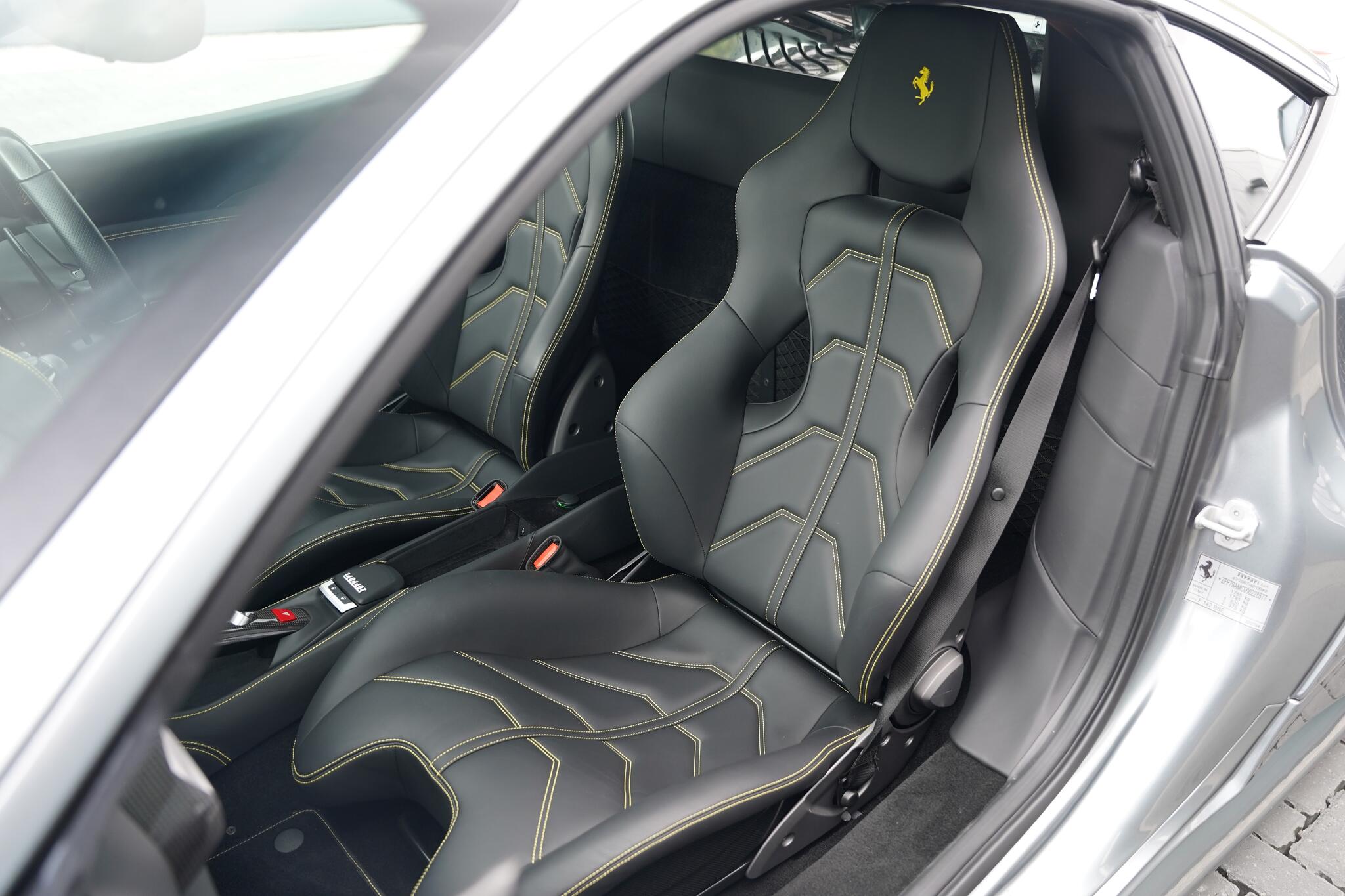 Ferrari 488 view 16