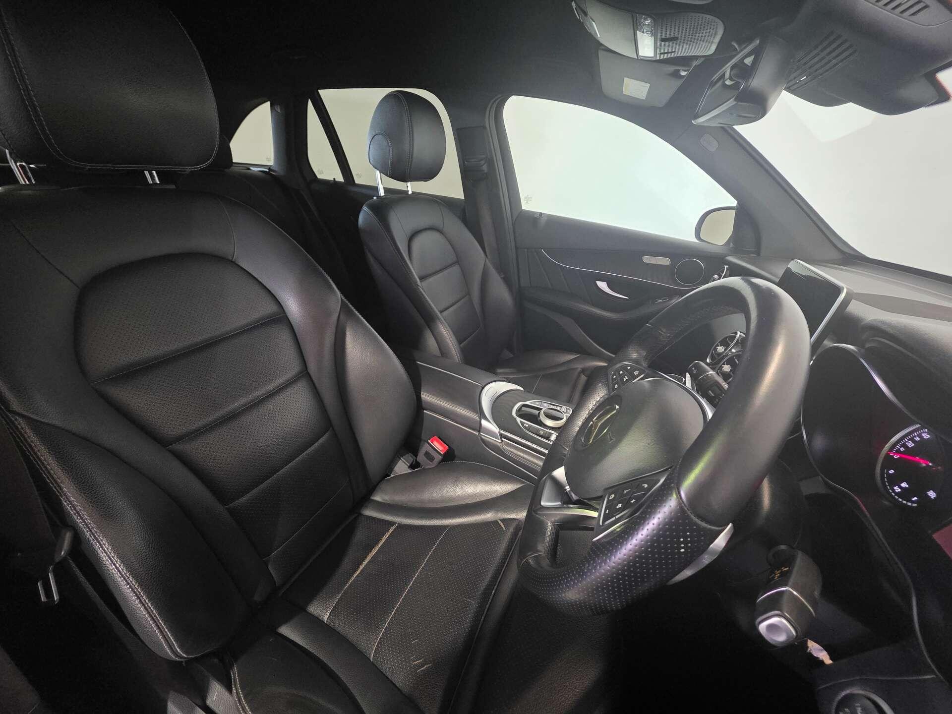 Mercedes-Benz GLC view 12