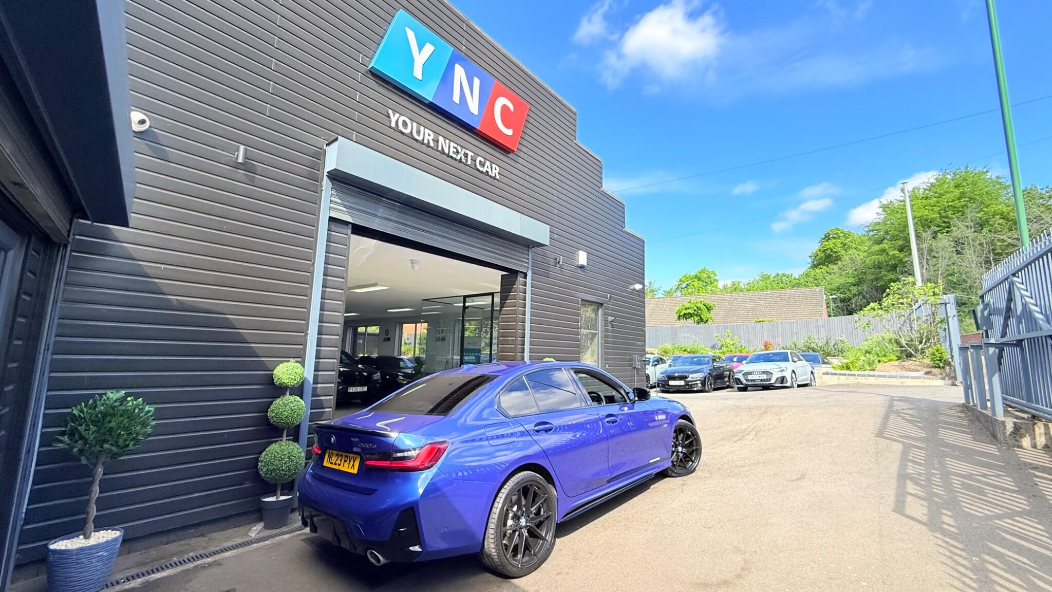 BMW 3 Series view 5