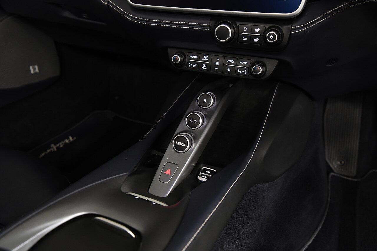 Ferrari Portofino view 17