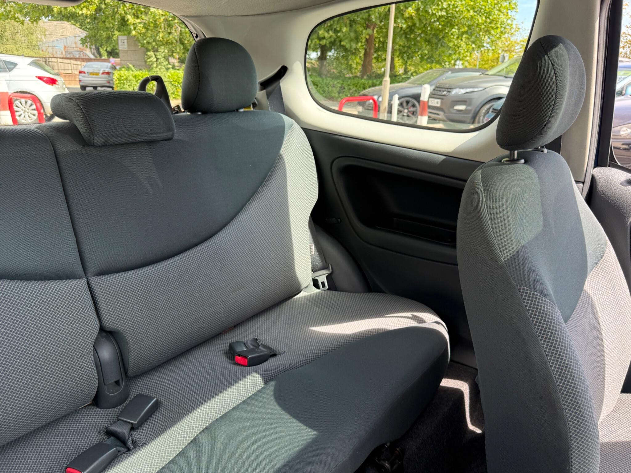 Toyota Yaris - Image 31