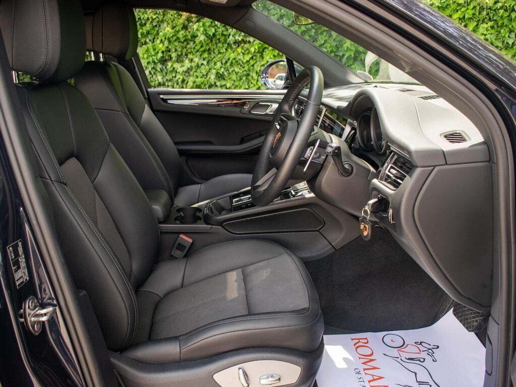 Porsche Macan view 21