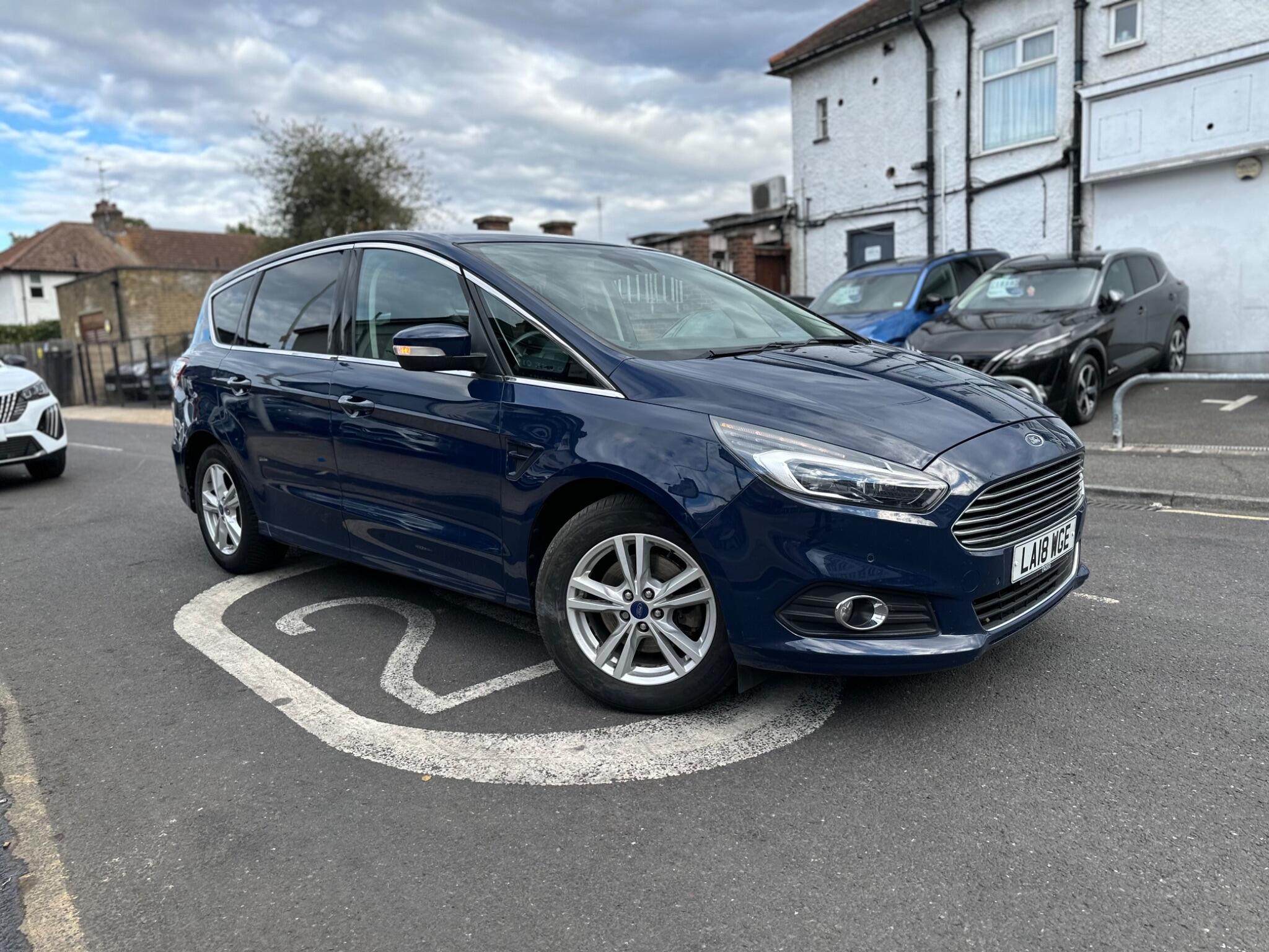 Ford S-Max view 5