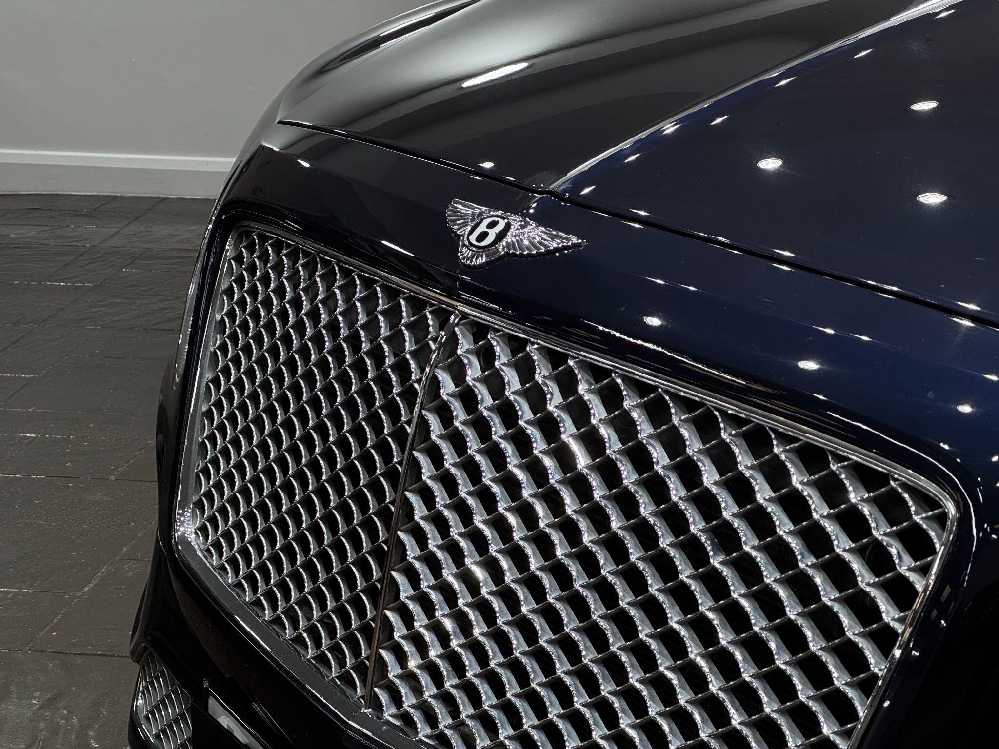 Bentley Bentayga view 9