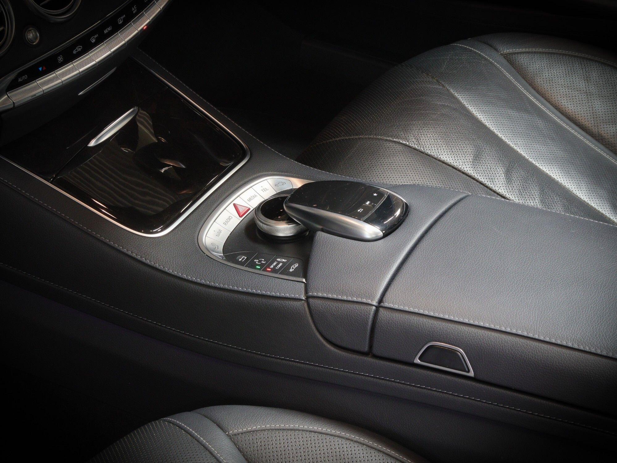 Mercedes-Benz S-Class view 19