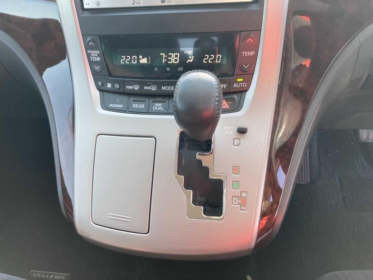 Toyota Vellfire view 19