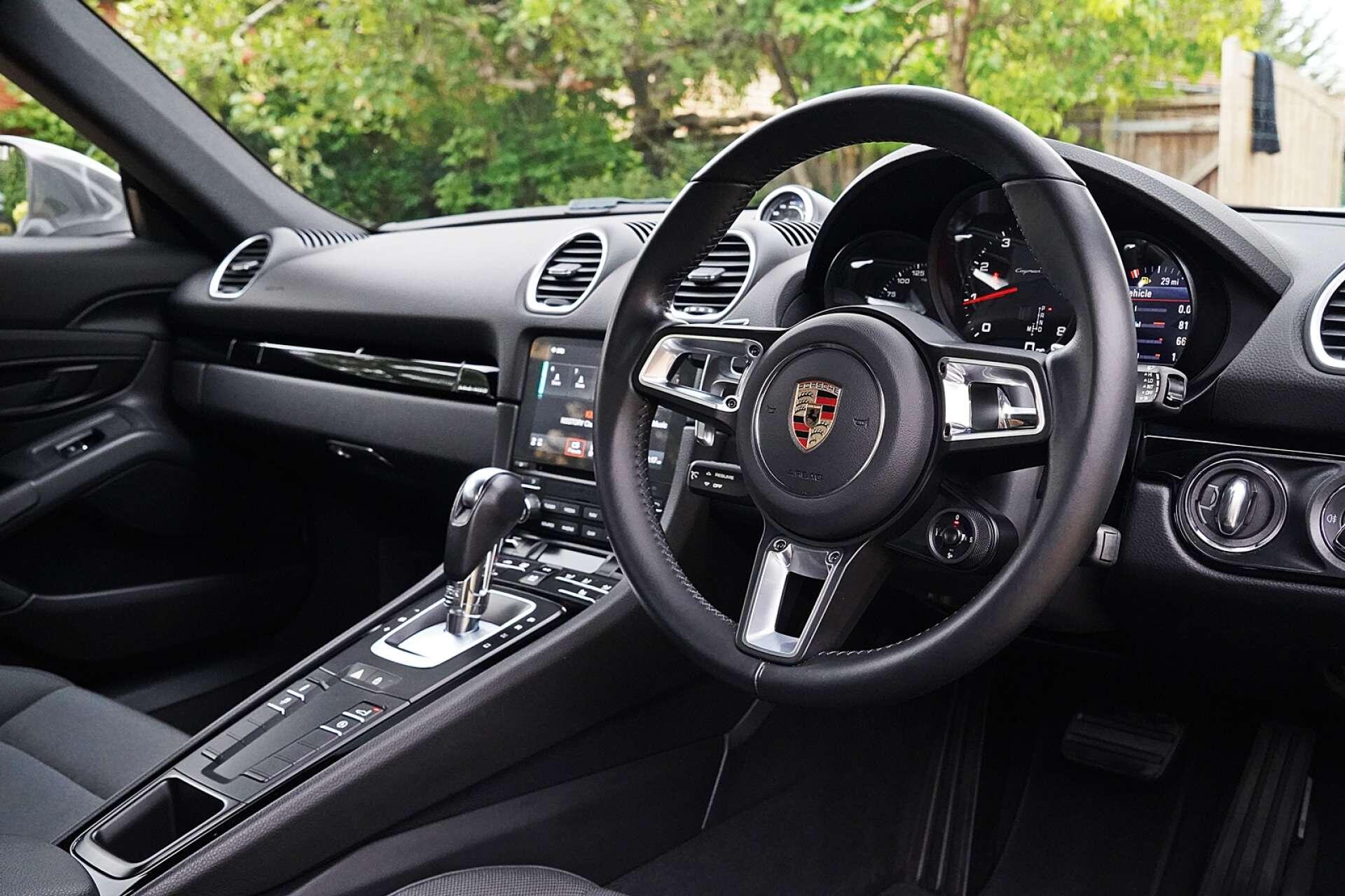 Porsche Cayman view 18