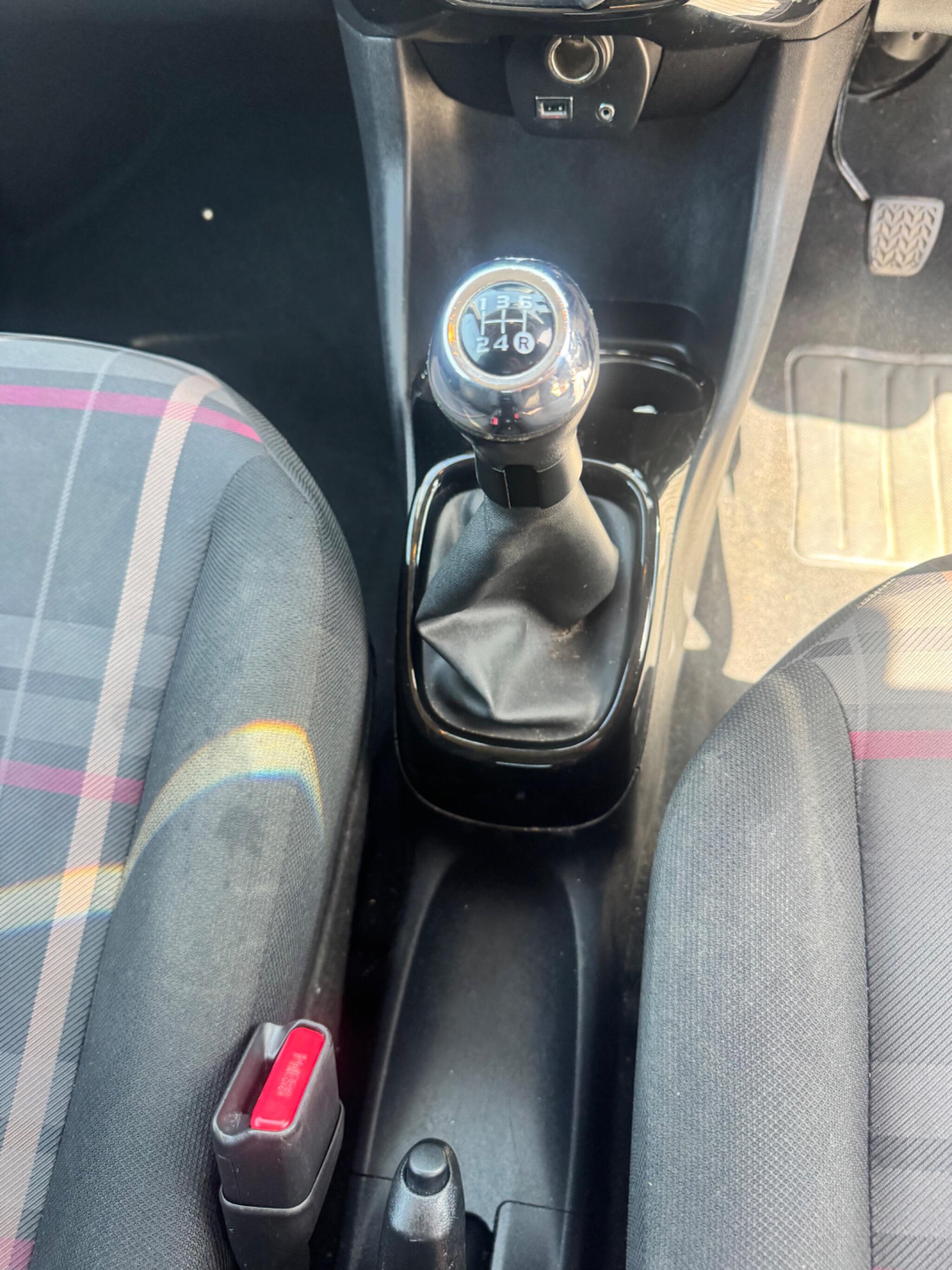 Peugeot 108 view 20