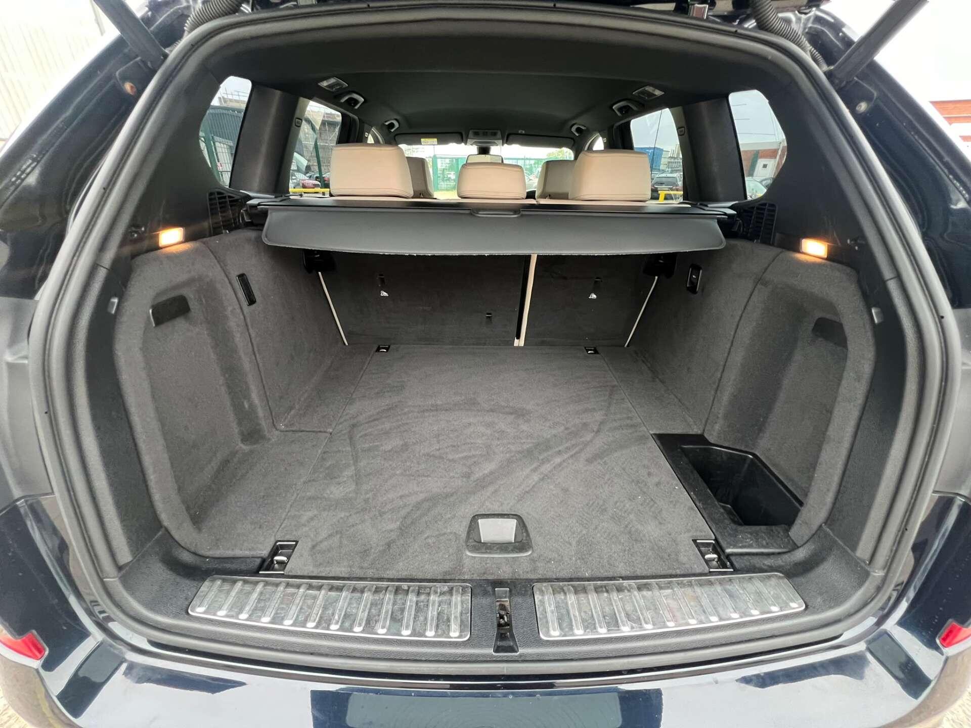 BMW X3 view 56