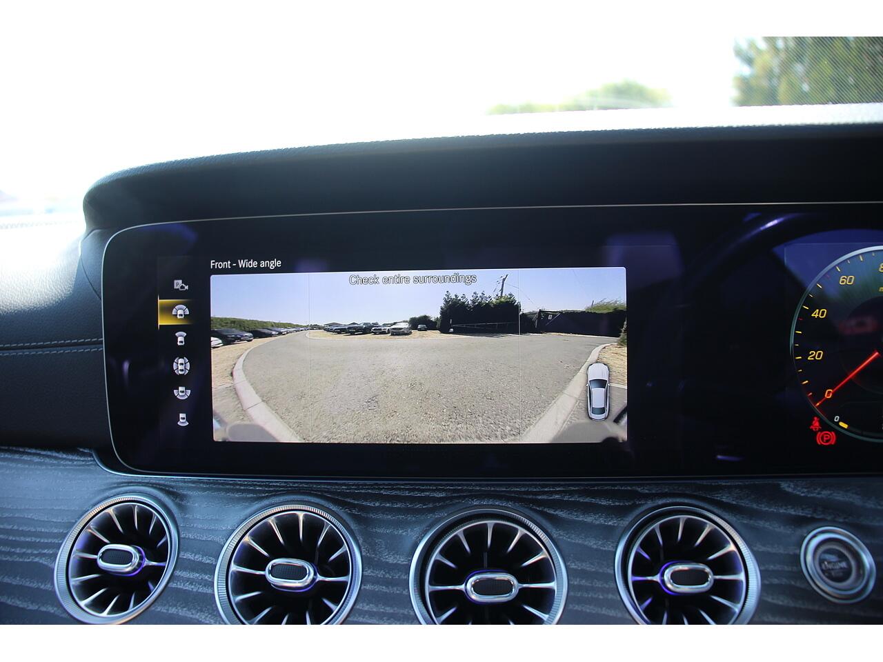 Mercedes-Benz E Class view 31