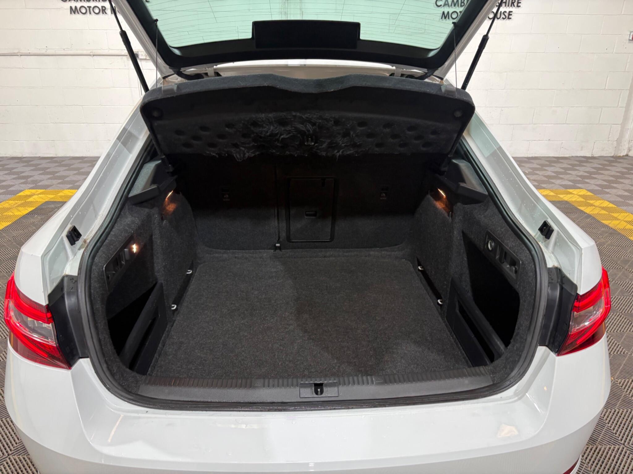 Skoda Superb view 55