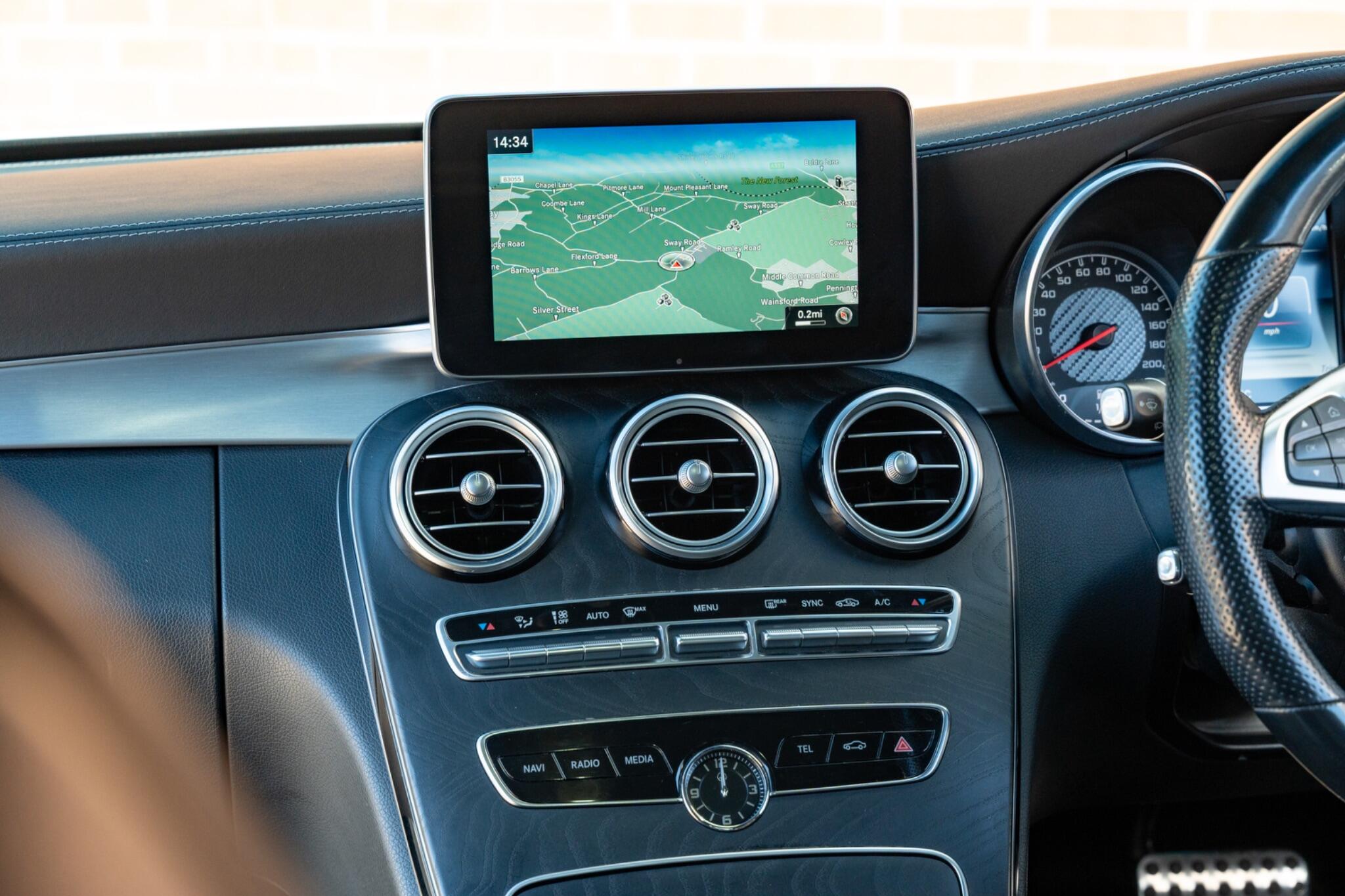 Mercedes-Benz C-Class view 11
