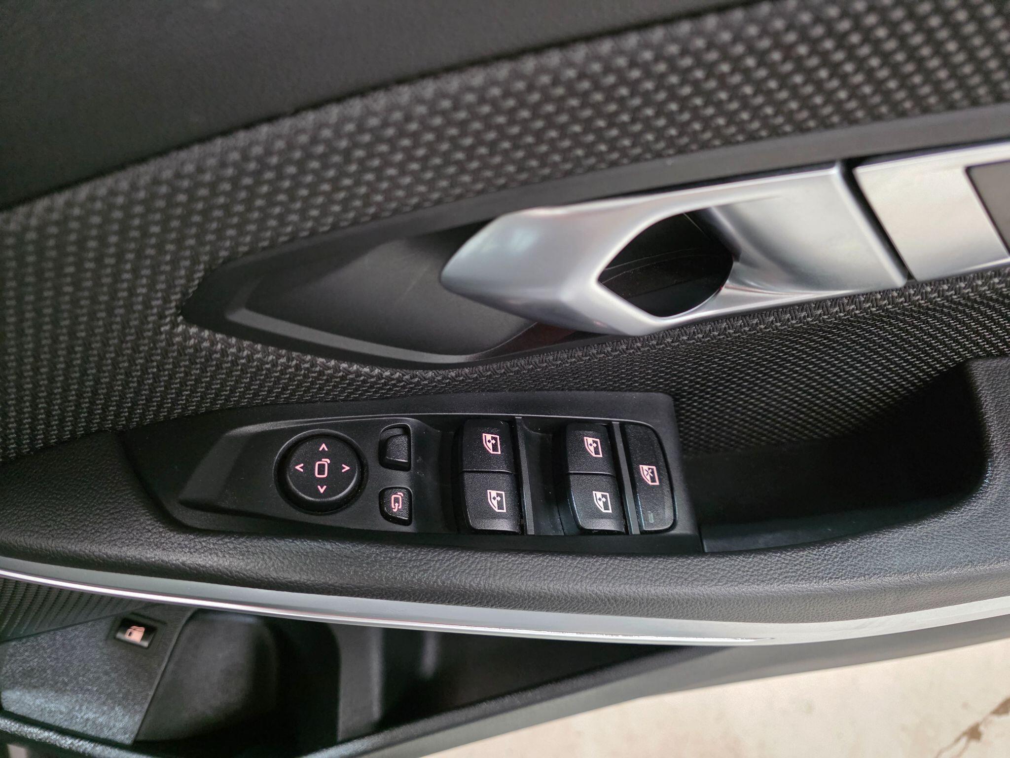 BMW 3 Series view 15