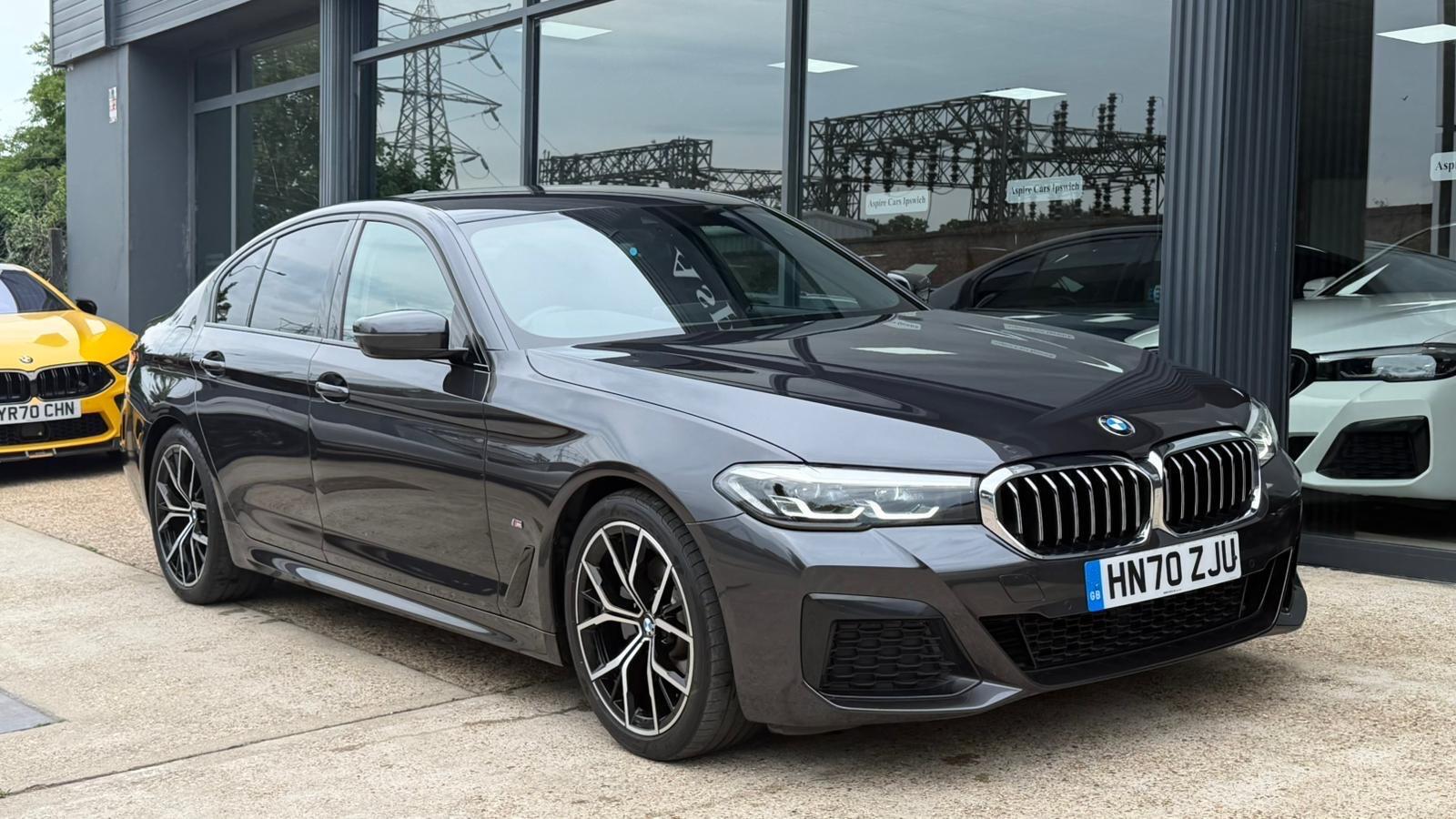 BMW 5 Series view 4