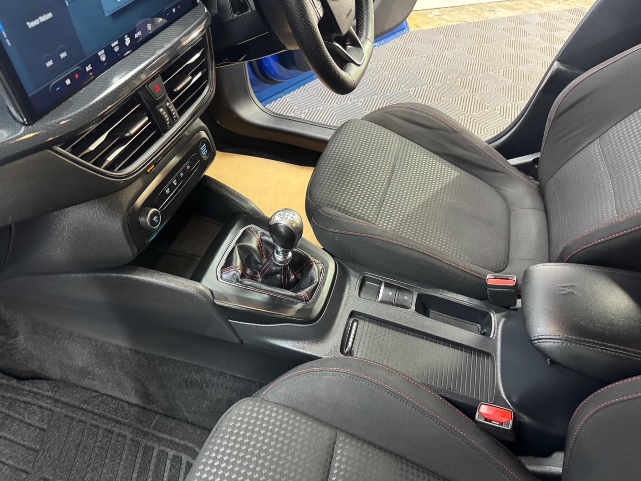 Ford Focus view 40