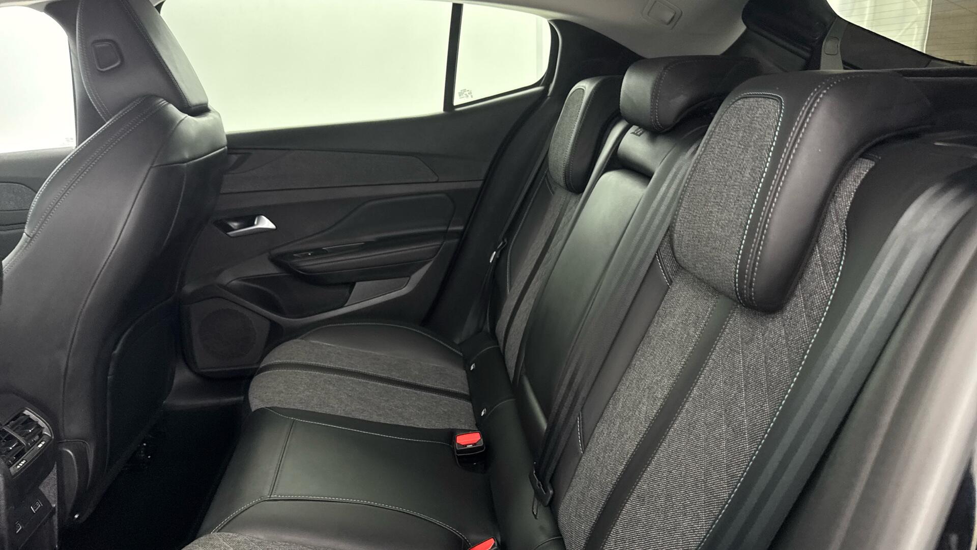 Peugeot 408 view 14