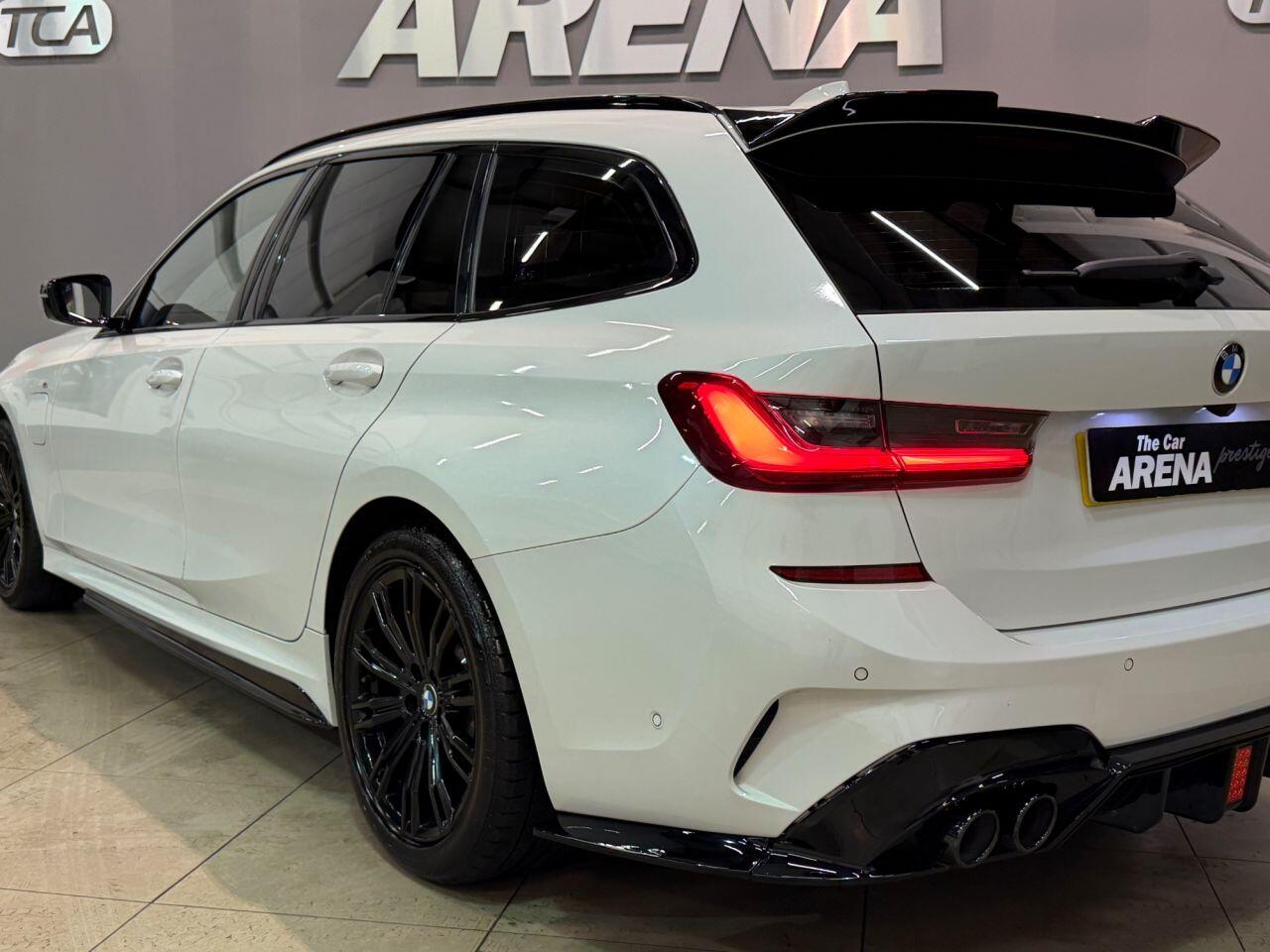 BMW 3 Series view 14