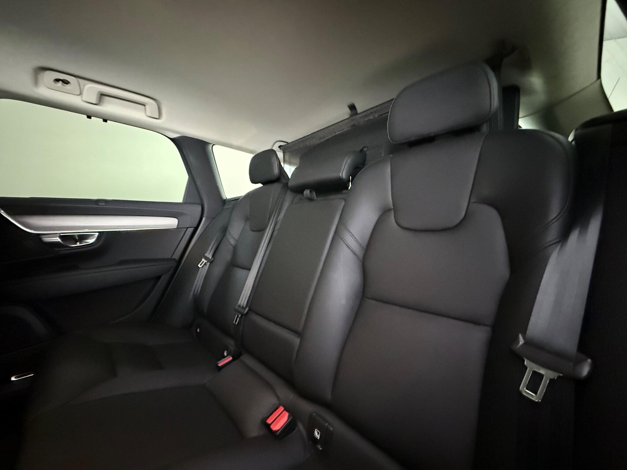 Volvo V90 view 38