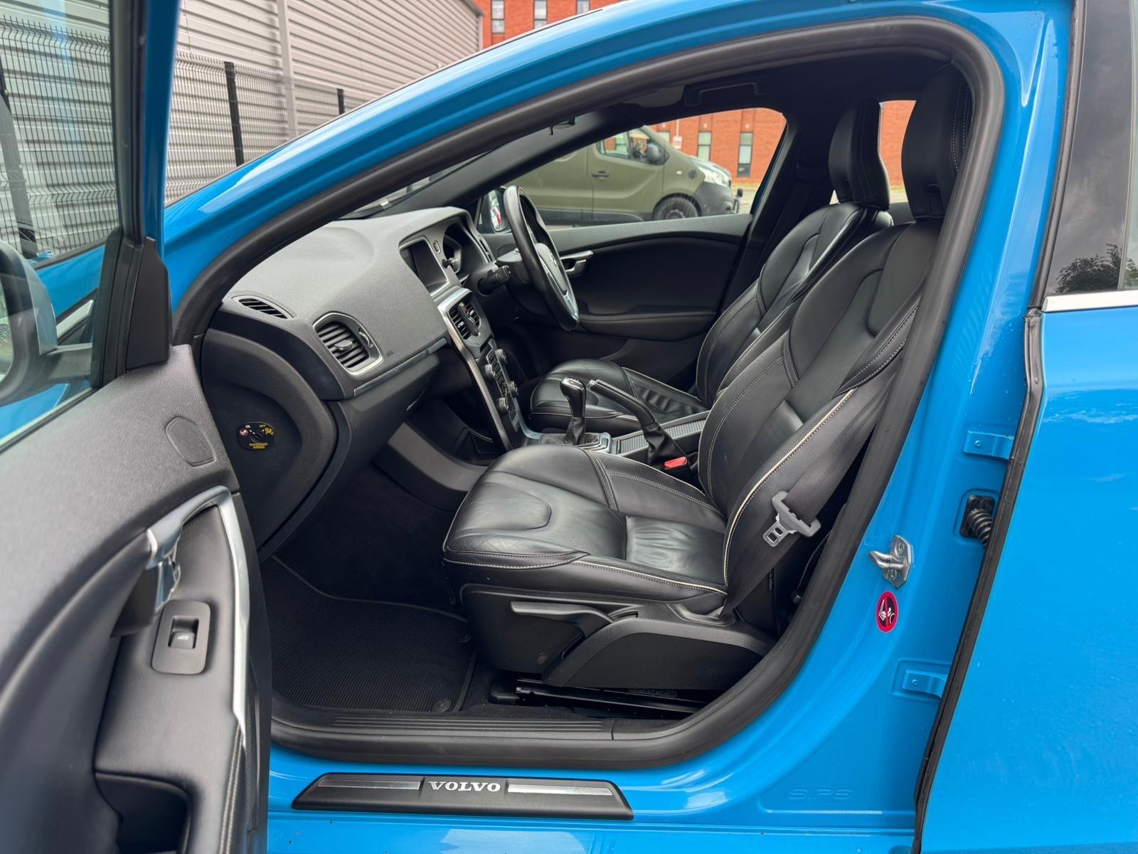 Volvo V40 view 7