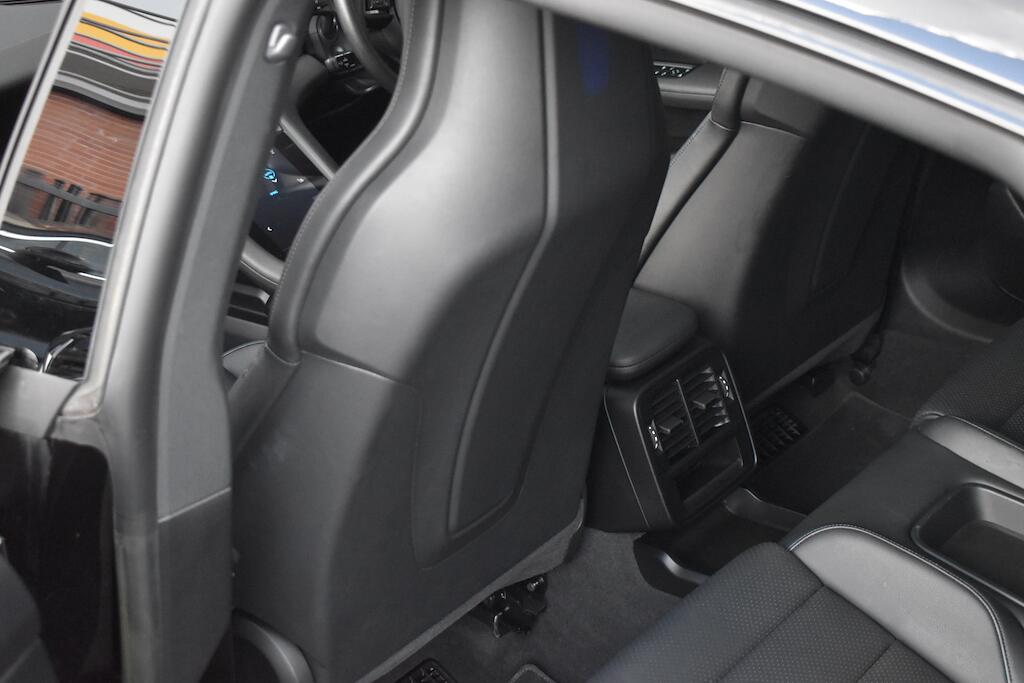 Porsche Taycan view 43