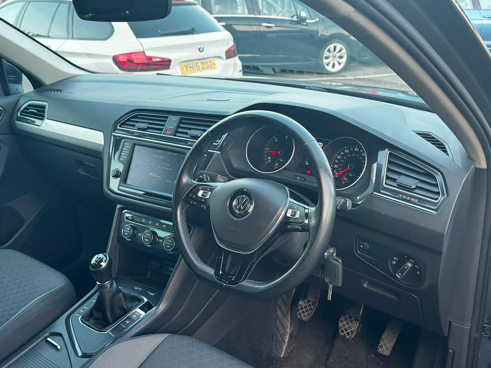 Volkswagen Tiguan view 14