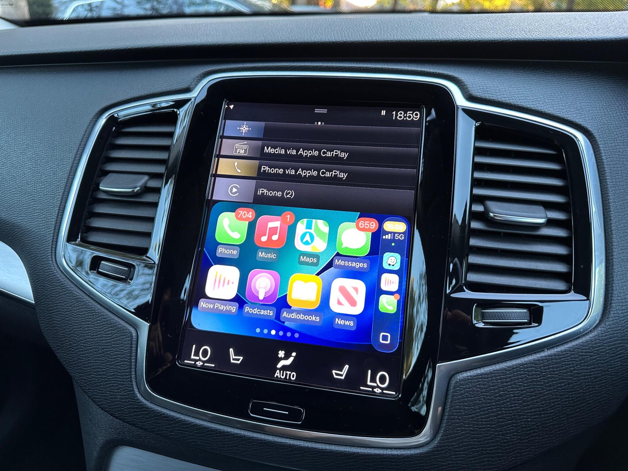 Volvo XC90 view 2