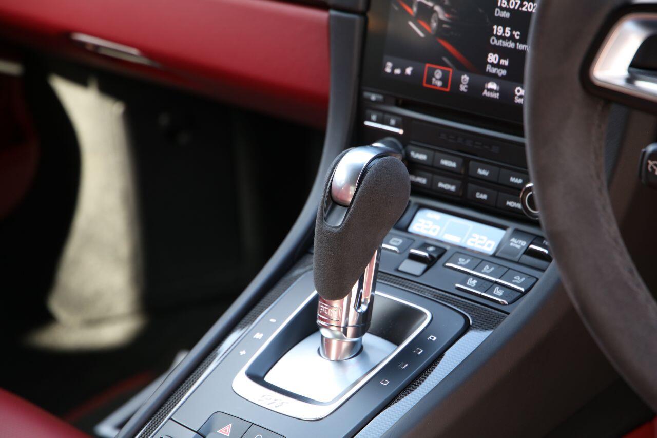 Porsche 911 view 33