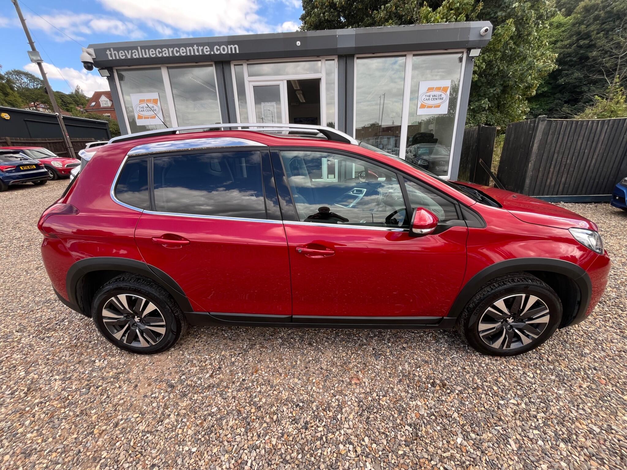 Peugeot 2008 view 3